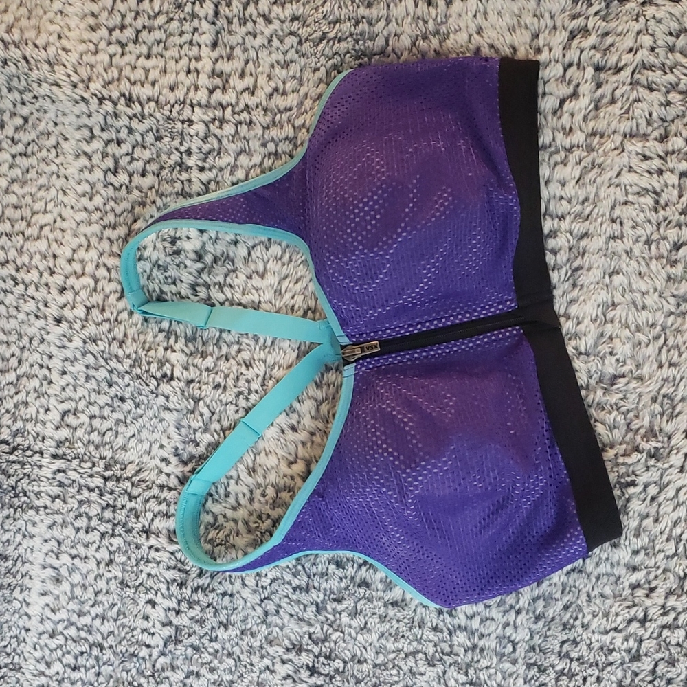 NWOT Victoria's Secret VSX Sport Bra 36D